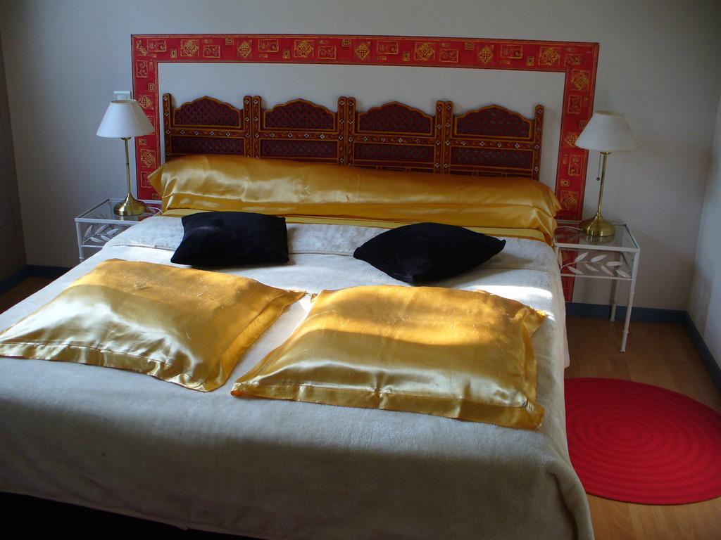 Chambre D'Hotes Dyrslot Saint-Denis-de-Pile Room photo